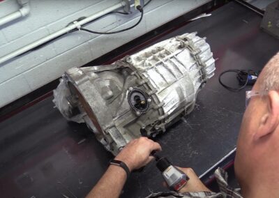 Видео: Audi OAW 8-скоростной непрерывно переменной передачи (CVT) Teardown